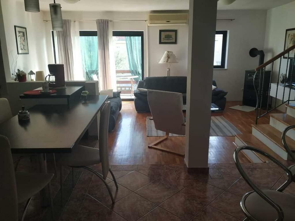 נובי ווינודולסקי Apartmani Deleut מראה חיצוני תמונה